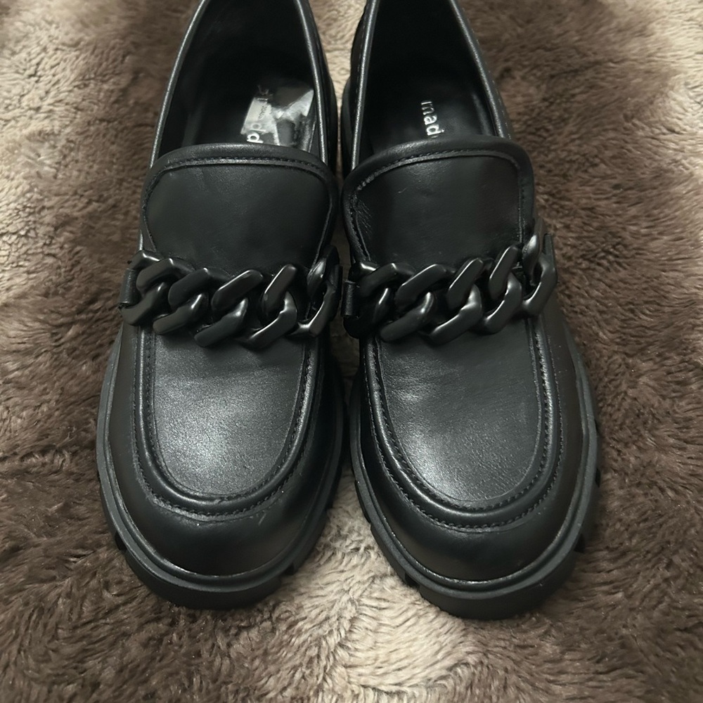 Madden Girl Black Chunky Chain-Trim Loafers